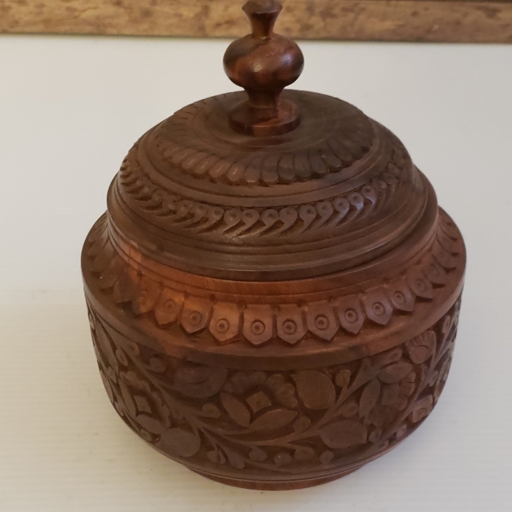 Rosewood carved bowl with lid